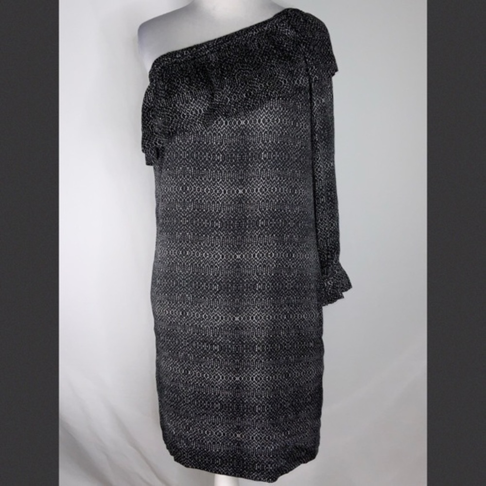 Velvet By Graham & Spencer Black & White Ruffle One Sleeve Anywhere Dress Small
